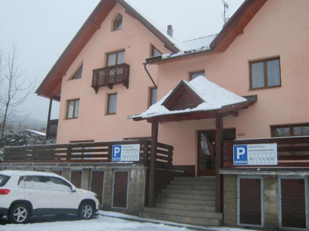 Apartman Klondajk Харачов Екстериор снимка